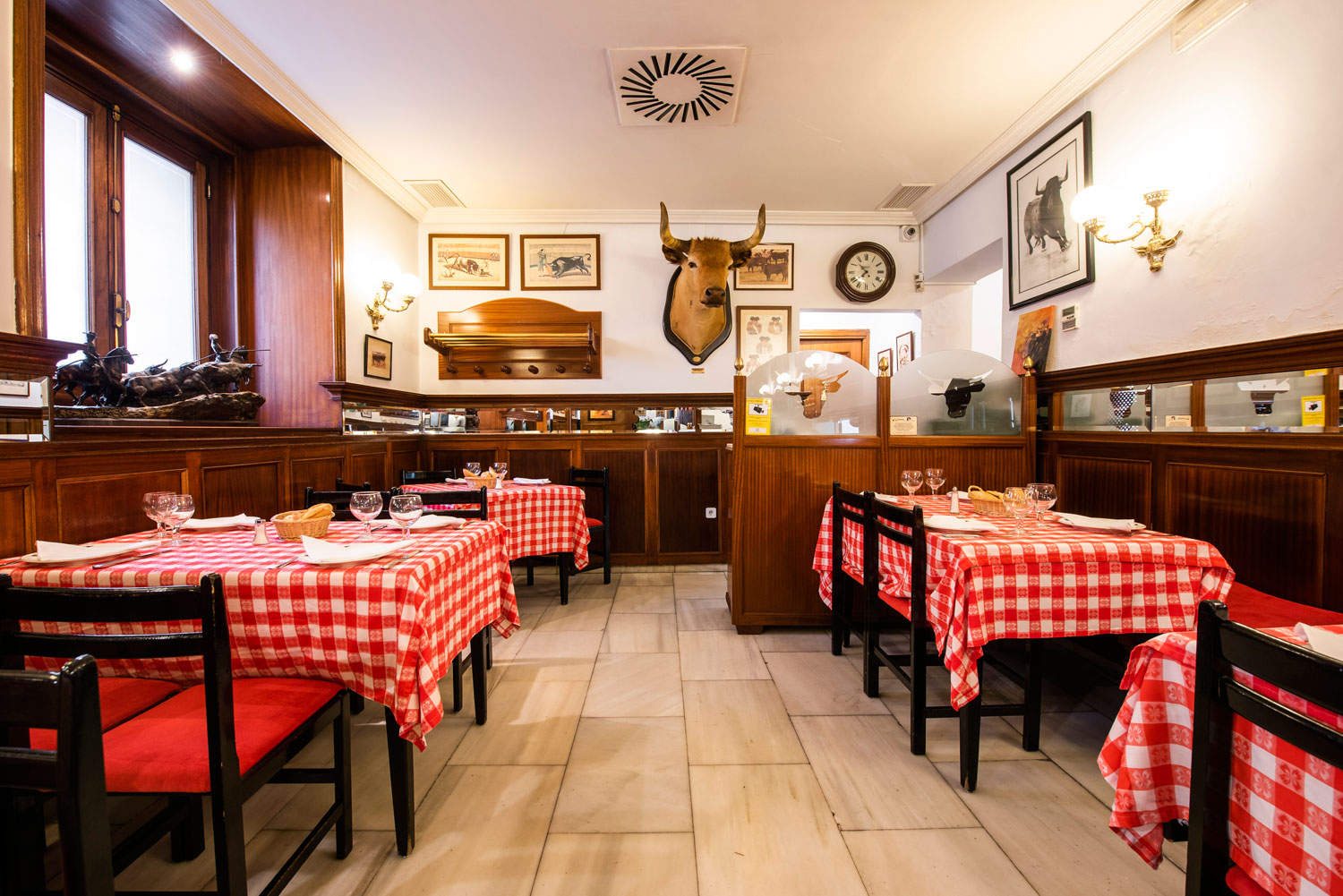 restaurante_el_buey_comedor_marina_espanola restaurante_el_buey_comedor_marina_espanola